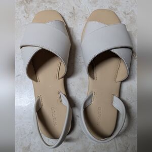 Nisolo All Day Cross Strap Sandal Bone White size 8 NWOB